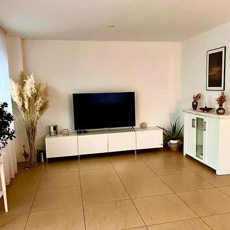 Lägenhet Ferienwohnung Mit Garten March