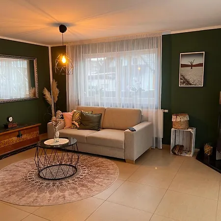 Ferienwohnung Mit Garten